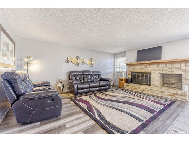 7885 S Logan St, Littleton, CO 80122