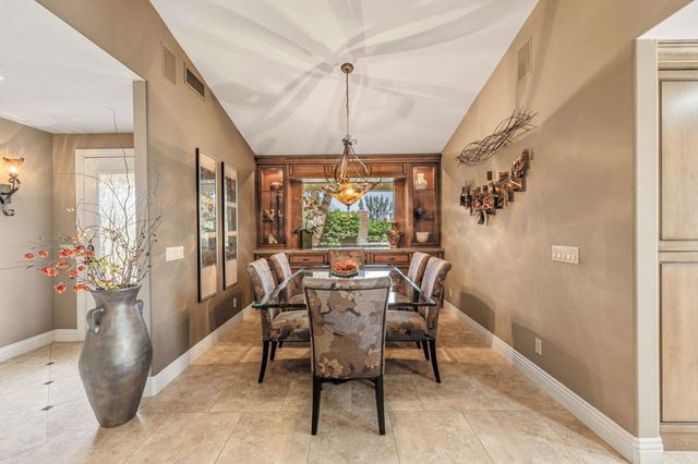 133 Juan Circle, Palm Desert, CA 92260