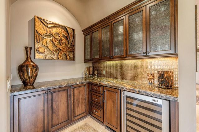 133 Juan Circle, Palm Desert, CA 92260