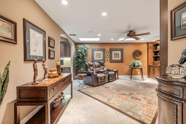 133 Juan Circle, Palm Desert, CA 92260