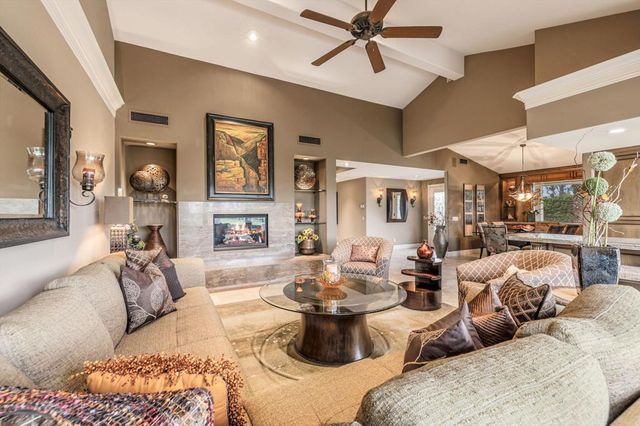 133 Juan Circle, Palm Desert, CA 92260