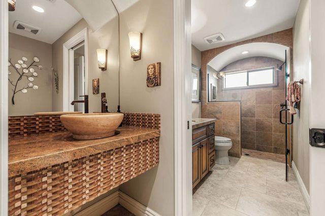 133 Juan Circle, Palm Desert, CA 92260