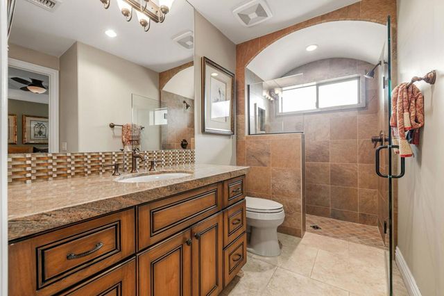 133 Juan Circle, Palm Desert, CA 92260