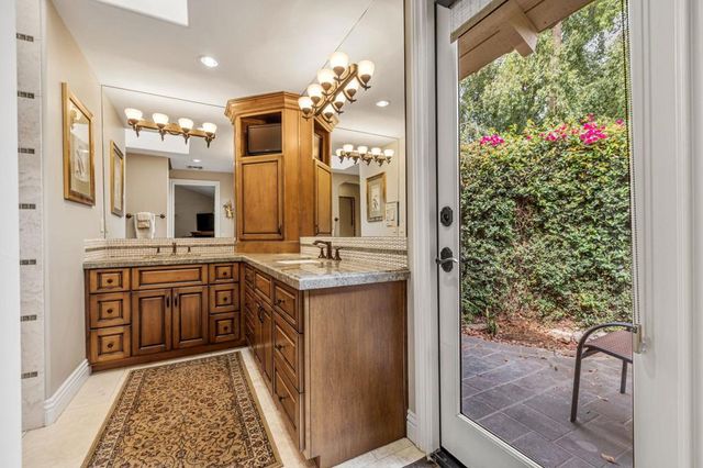 133 Juan Circle, Palm Desert, CA 92260