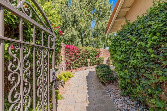 133 Juan Circle, Palm Desert, CA 92260