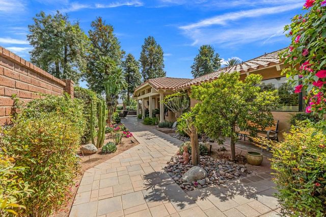 133 Juan Circle, Palm Desert, CA 92260