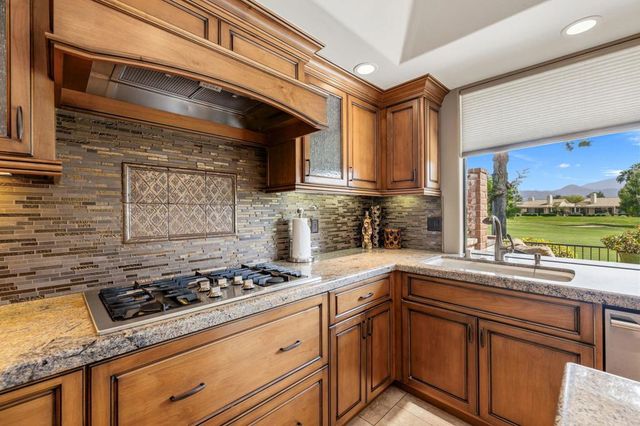 133 Juan Circle, Palm Desert, CA 92260