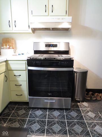 11261 E State Road 46, Columbus, IN 47203