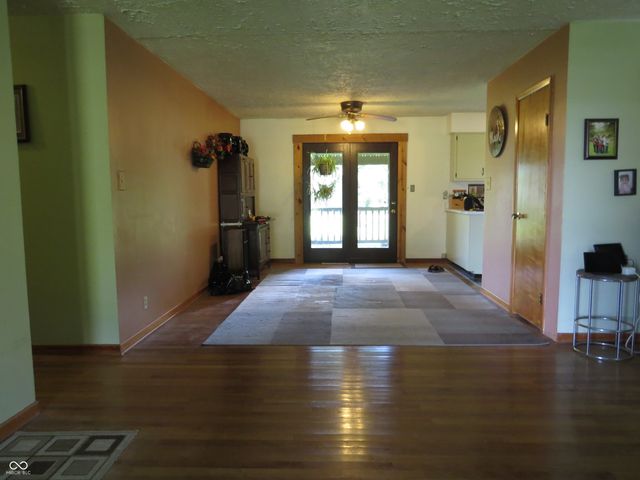 11261 E State Road 46, Columbus, IN 47203