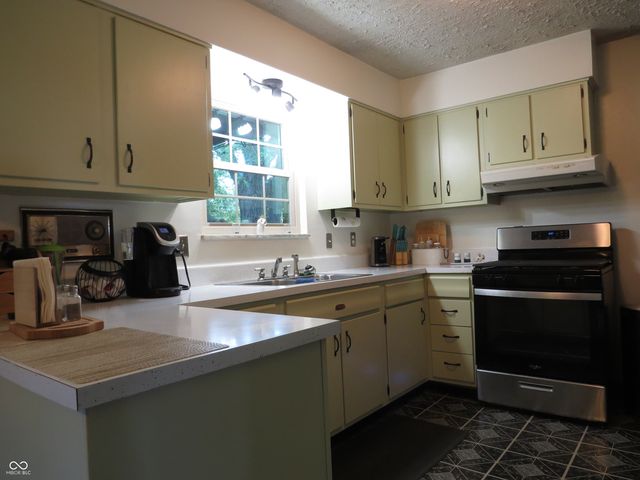 11261 E State Road 46, Columbus, IN 47203