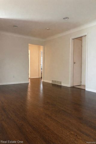 27014 Ford Road, Dearborn Heights, MI 48127