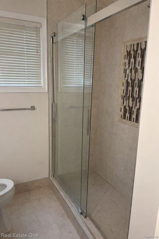 27014 Ford Road, Dearborn Heights, MI 48127