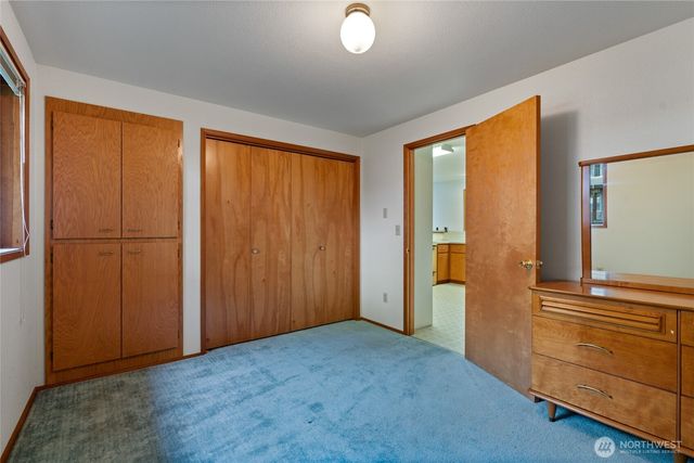 909 Lorenz Road NW, Lakebay, WA 98349