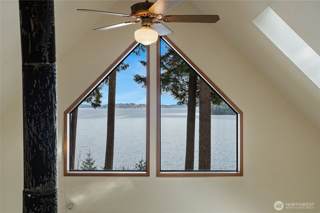 909 Lorenz Road NW, Lakebay, WA 98349