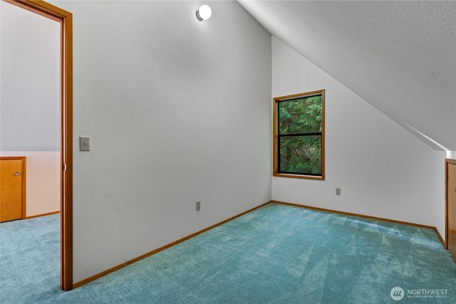 909 Lorenz Road NW, Lakebay, WA 98349