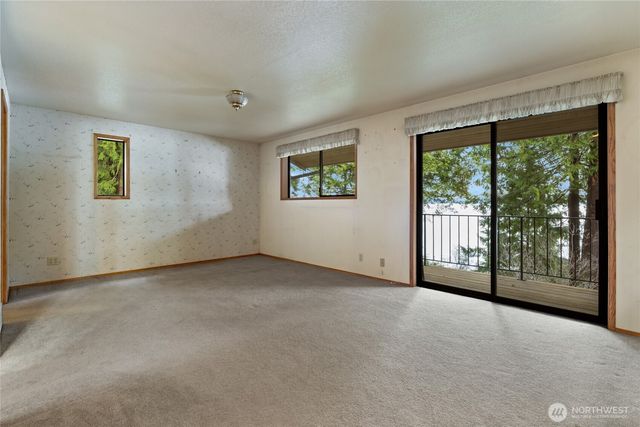 909 Lorenz Road NW, Lakebay, WA 98349