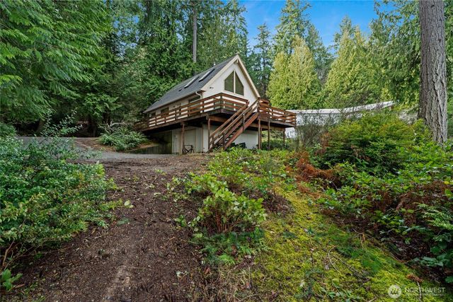 909 Lorenz Road NW, Lakebay, WA 98349