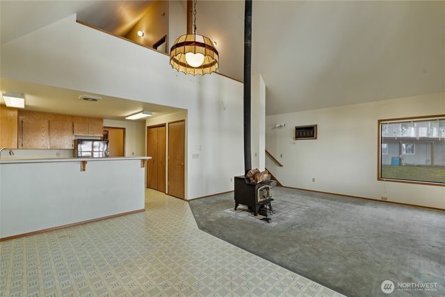 909 Lorenz Road NW, Lakebay, WA 98349