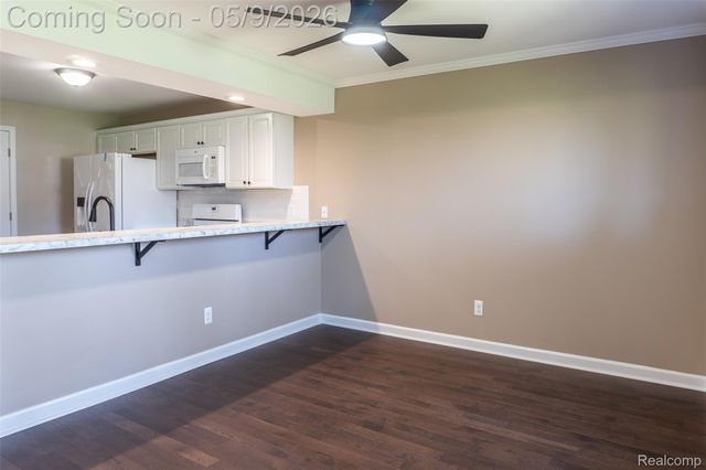5018 Harbor Oak Drive, Waterford Charter Township, MI 48329