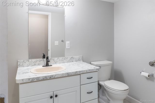 5018 Harbor Oak Drive, Waterford Charter Township, MI 48329