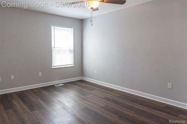 5018 Harbor Oak Drive, Waterford Charter Township, MI 48329
