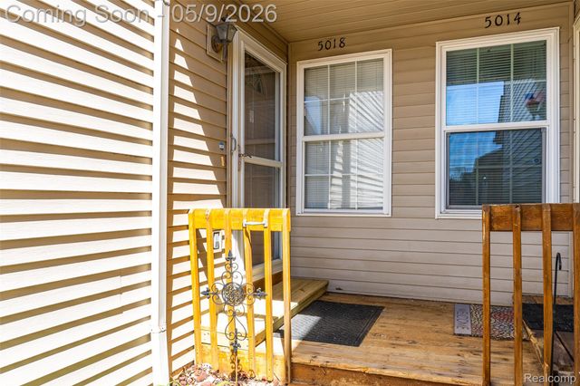 5018 Harbor Oak Drive, Waterford Charter Township, MI 48329