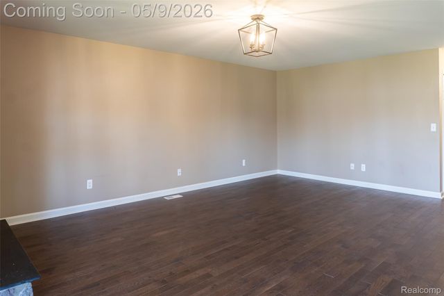 5018 Harbor Oak Drive, Waterford Charter Township, MI 48329