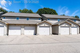 5018 Harbor Oak Drive, Waterford Charter Township, MI 48329