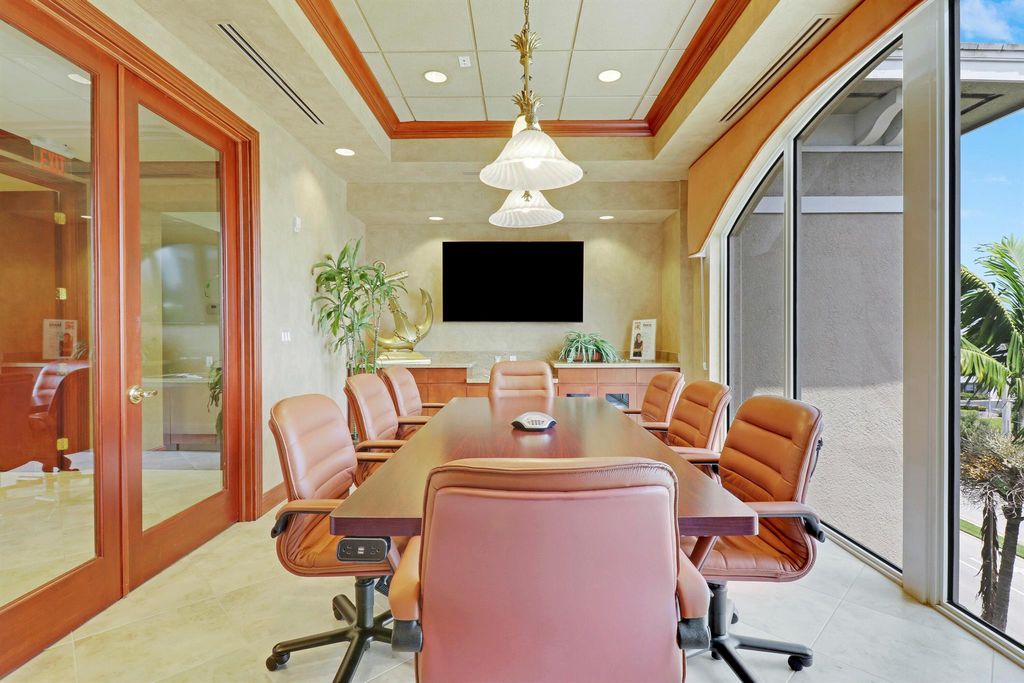 Image 11 of property listing at 6751 N Federal Hwy Highway 401, 402 , 403, Boca Raton, FL 33487