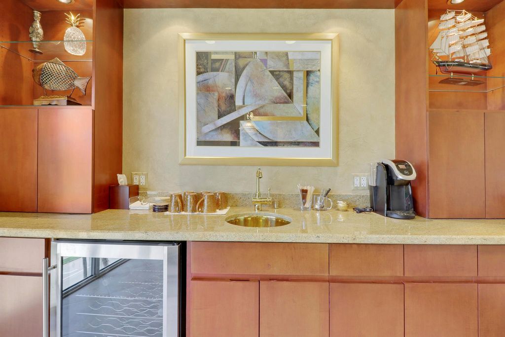 Image 14 of property listing at 6751 N Federal Hwy Highway 401, 402 , 403, Boca Raton, FL 33487