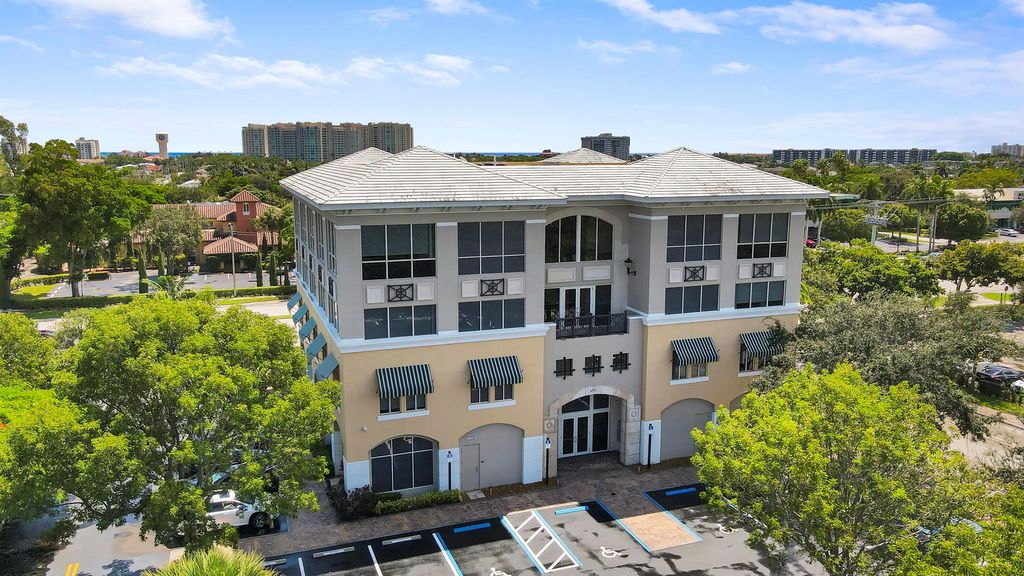 Image 2 of property listing at 6751 N Federal Hwy Highway 401, 402 , 403, Boca Raton, FL 33487