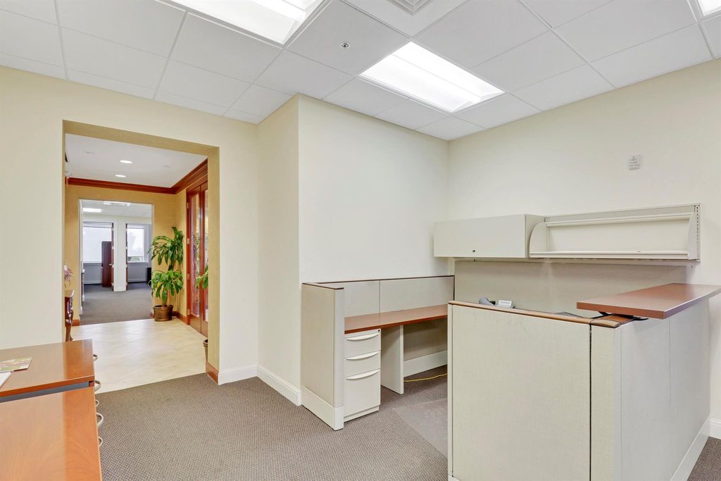 Image 30 of property listing at 6751 N Federal Hwy Highway 401, 402 , 403, Boca Raton, FL 33487