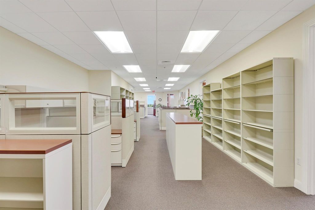 Image 38 of property listing at 6751 N Federal Hwy Highway 401, 402 , 403, Boca Raton, FL 33487