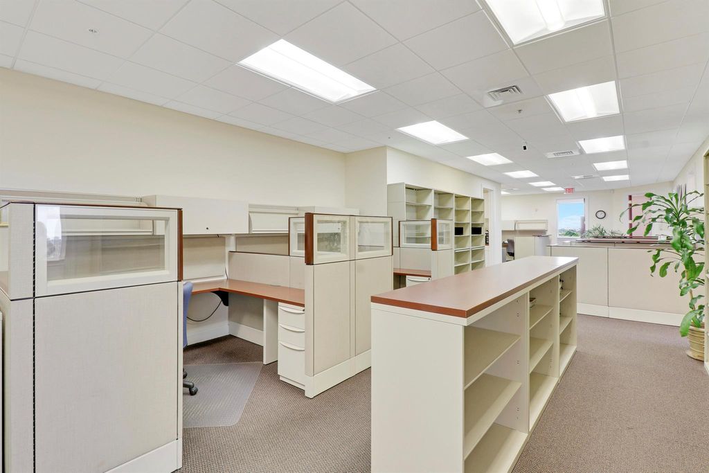 Image 40 of property listing at 6751 N Federal Hwy Highway 401, 402 , 403, Boca Raton, FL 33487