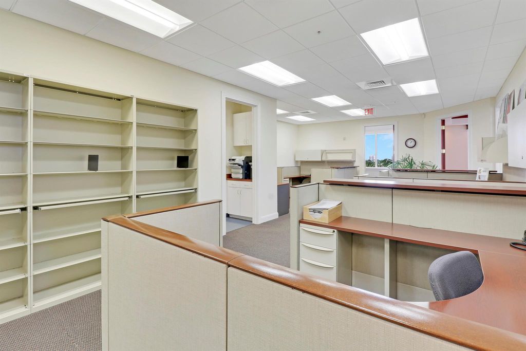 Image 42 of property listing at 6751 N Federal Hwy Highway 401, 402 , 403, Boca Raton, FL 33487