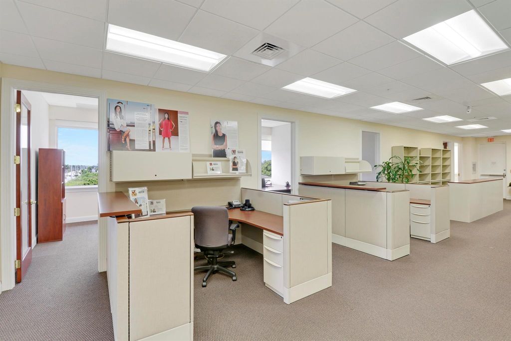 Image 44 of property listing at 6751 N Federal Hwy Highway 401, 402 , 403, Boca Raton, FL 33487