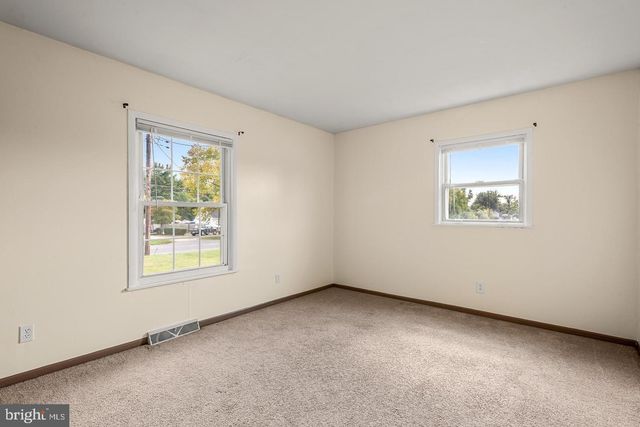 1133 KINGS HWY, Pilesgrove, NJ 08098