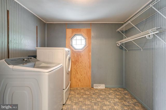1133 KINGS HWY, Pilesgrove, NJ 08098