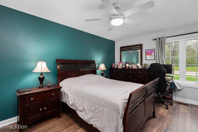 717 Maplewood Court B, Willowbrook, IL 60527