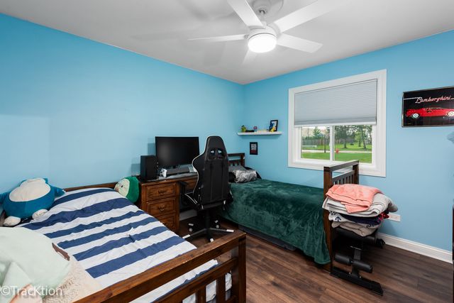 717 Maplewood Court B, Willowbrook, IL 60527