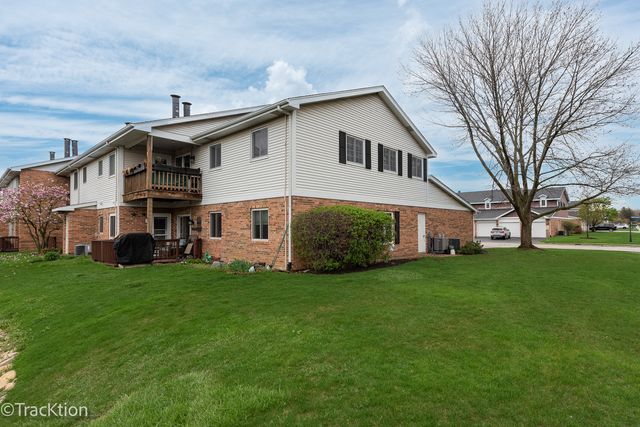 717 Maplewood Court B, Willowbrook, IL 60527