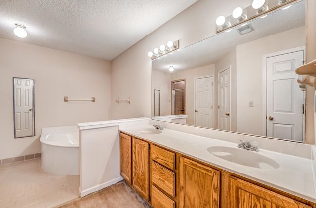 4062 SAWGRASS DR, Memphis, TN 38125