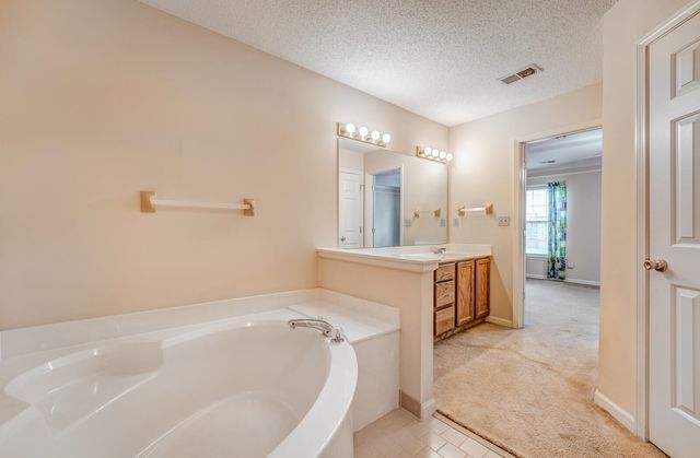 4062 SAWGRASS DR, Memphis, TN 38125