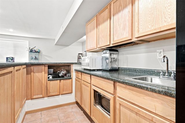 7916 Westfield Drive NE, Cedar Rapids, IA 52402