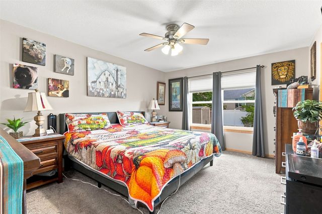 7916 Westfield Drive NE, Cedar Rapids, IA 52402