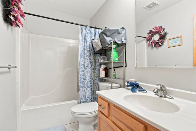 7916 Westfield Drive NE, Cedar Rapids, IA 52402
