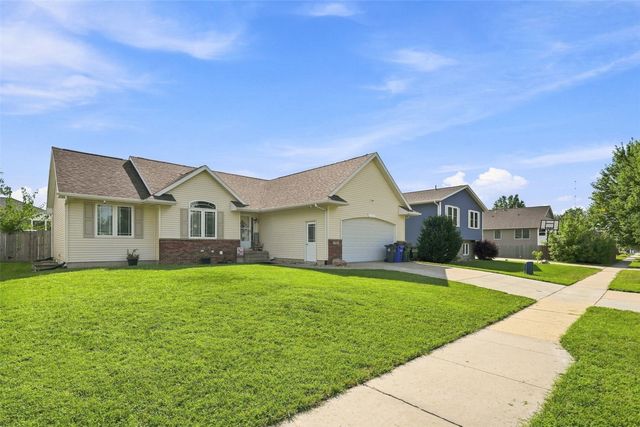 7916 Westfield Drive NE, Cedar Rapids, IA 52402