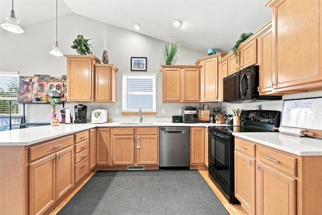 7916 Westfield Drive NE, Cedar Rapids, IA 52402