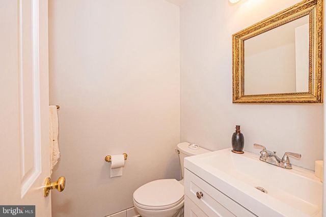7111 CHESHIRE CT, Alexandria, VA 22307