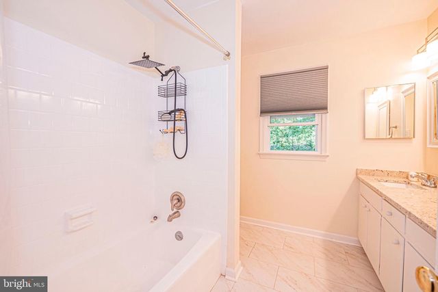 7111 CHESHIRE CT, Alexandria, VA 22307